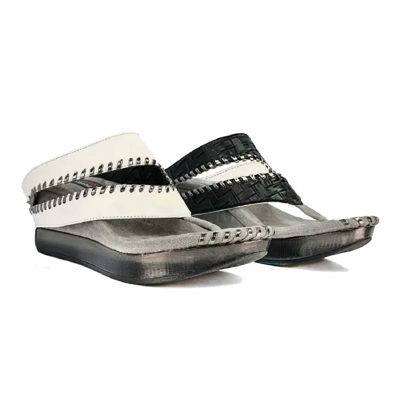 Tita Reversible Sandal In White/black