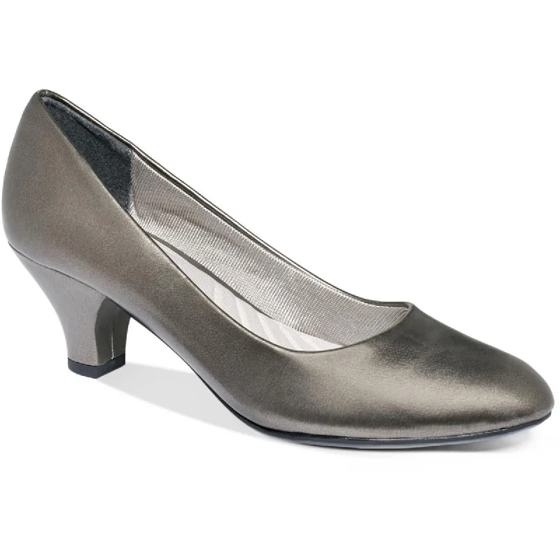 Easy Street Womens Fabulous Metallic Embossed Pumps