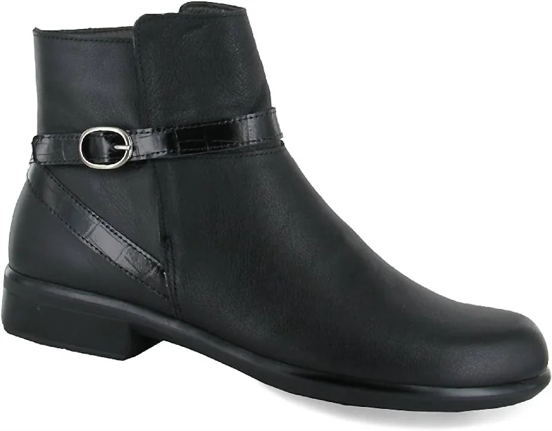 Women's Aura Briza Ankle Boot In Black