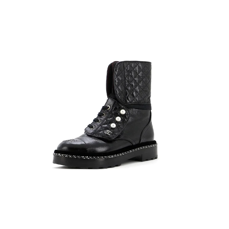 Women's Cap Toe CC Chain Around Pearl Combat Boots Leather