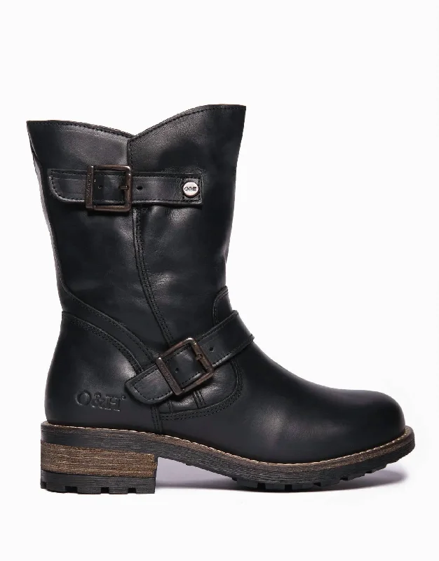 Women's Crest Demi Boot In Black