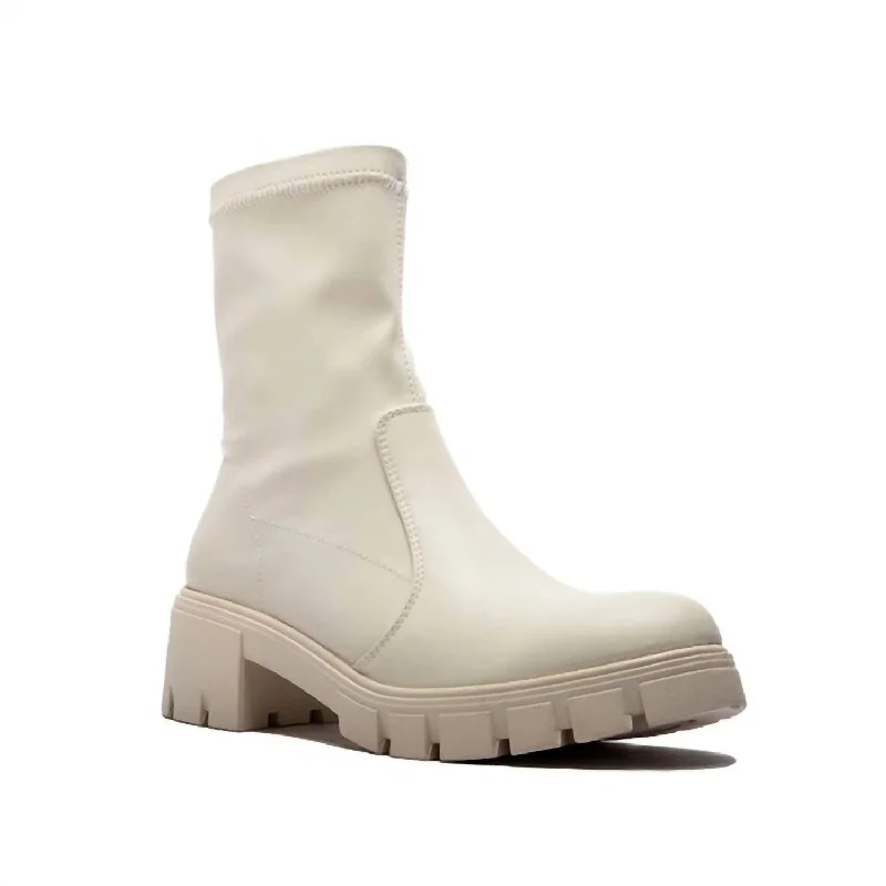 Women's Lug Boots In Beige